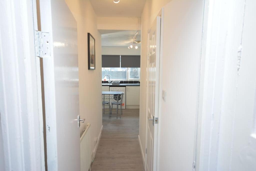 4 Bedroom House In East Londra Dış mekan fotoğraf